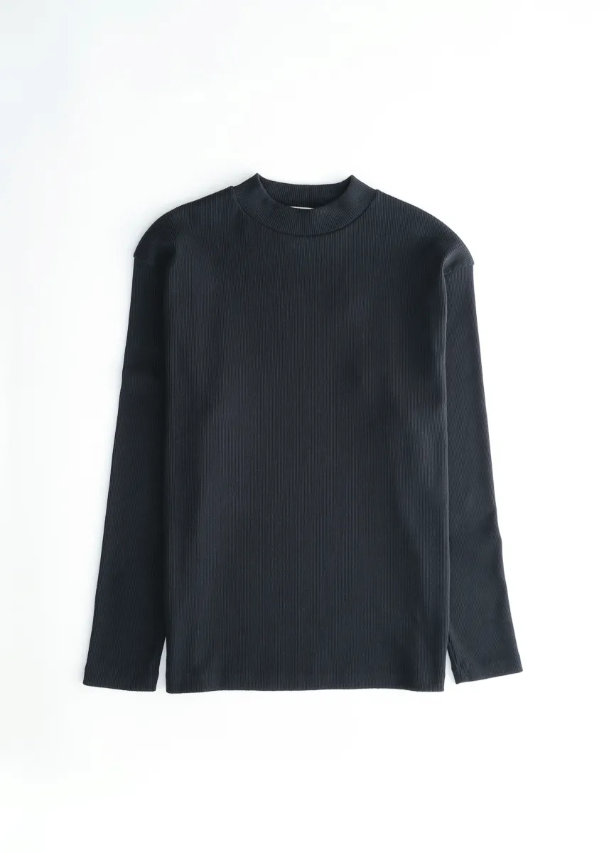 04 / Turtleneck Black